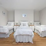 Central Brighton Town House By Myholidaylet